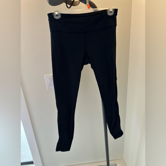 Size 6 Black Lululemon  Leggings - Picture 2 of 6